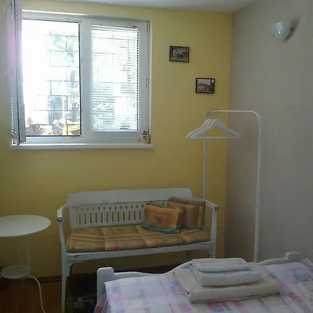 Lonely Traveler Studio Apartment